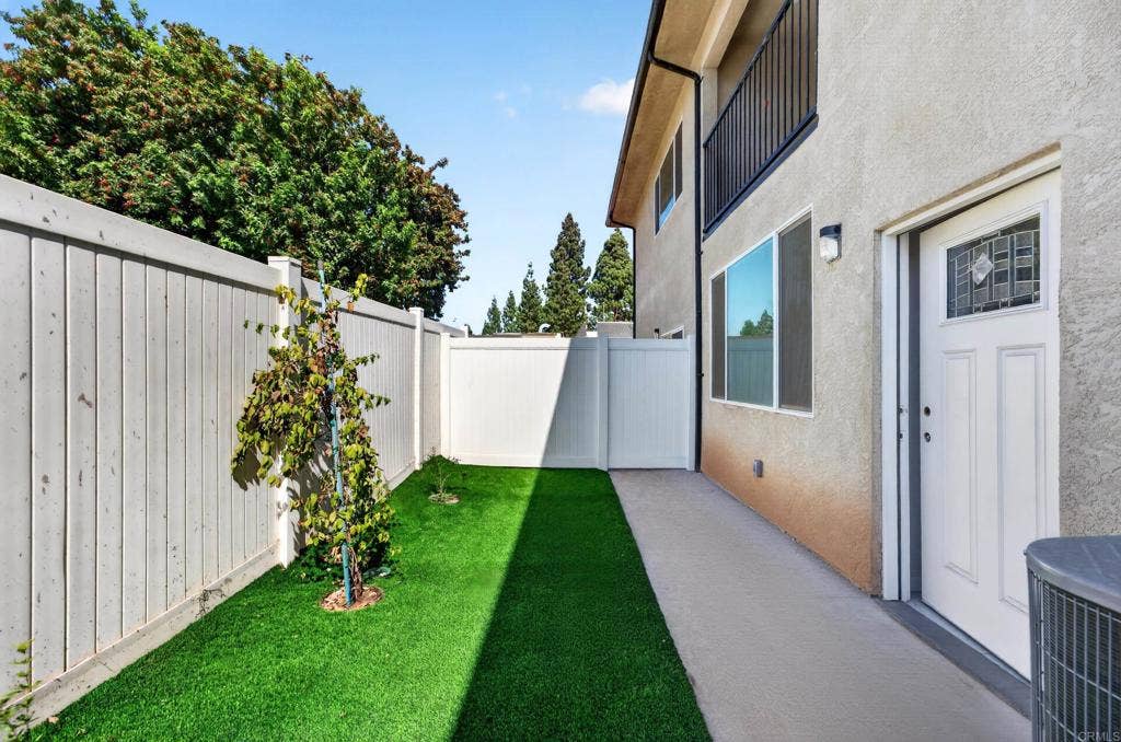 395 N 1St Street, El Cajon, CA 92021 395 N 1St Street, El Cajon, CA 92021