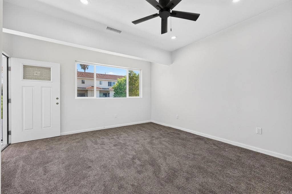 395 N 1St Street, El Cajon, CA 92021 395 N 1St Street, El Cajon, CA 92021