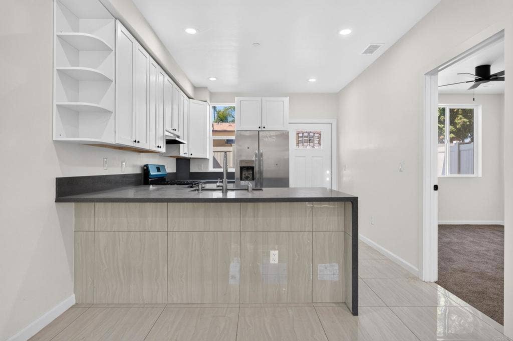 395 N 1St Street, El Cajon, CA 92021 395 N 1St Street, El Cajon, CA 92021