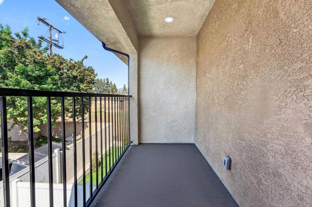 395 N 1St Street, El Cajon, CA 92021 395 N 1St Street, El Cajon, CA 92021