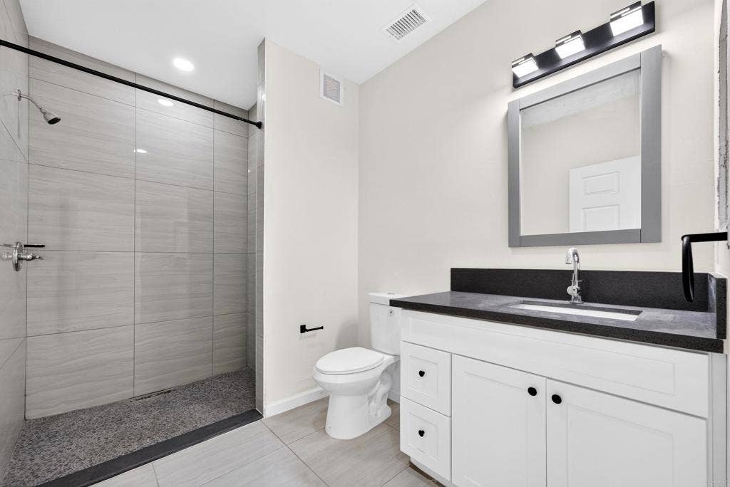 395 N 1St Street, El Cajon, CA 92021 395 N 1St Street, El Cajon, CA 92021