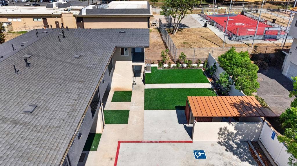 395 N 1St Street, El Cajon, CA 92021 395 N 1St Street, El Cajon, CA 92021