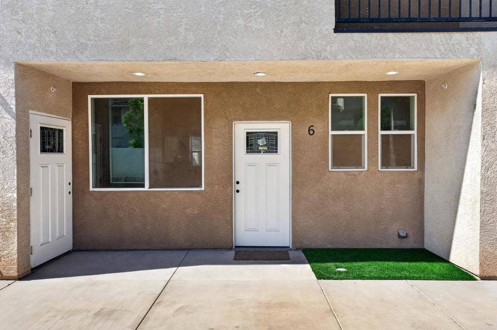 395 N 1St Street, El Cajon, CA 92021 395 N 1St Street, El Cajon, CA 92021