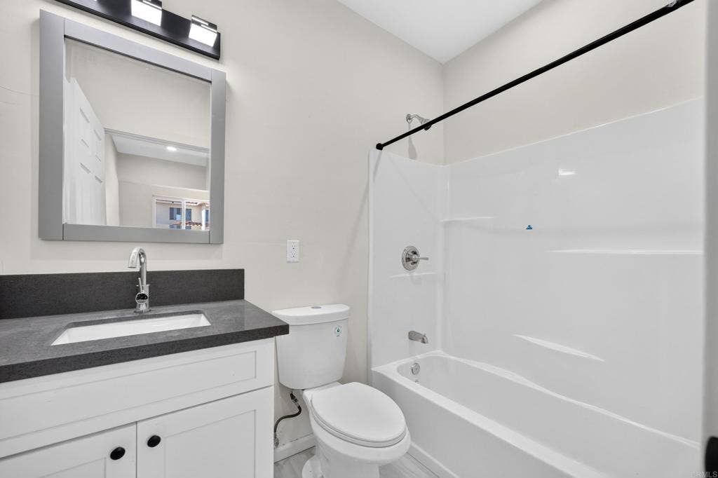 395 N 1St Street, El Cajon, CA 92021 395 N 1St Street, El Cajon, CA 92021