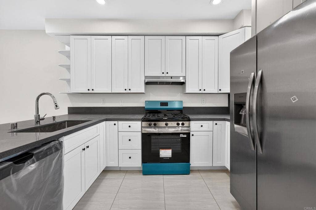 395 N 1St Street, El Cajon, CA 92021 395 N 1St Street, El Cajon, CA 92021