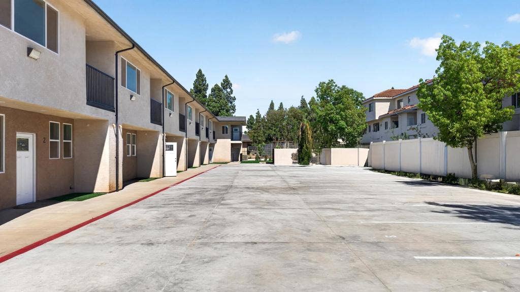 395 N 1St Street, El Cajon, CA 92021 395 N 1St Street, El Cajon, CA 92021