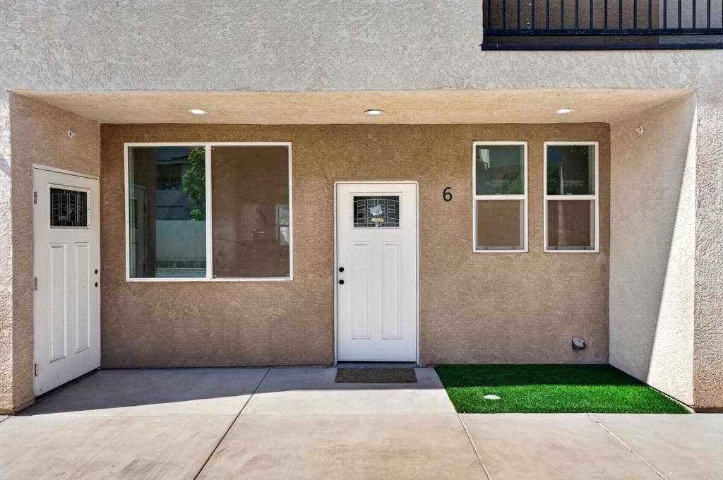 395 N 1St Street, El Cajon, CA 92021 395 N 1St Street, El Cajon, CA 92021