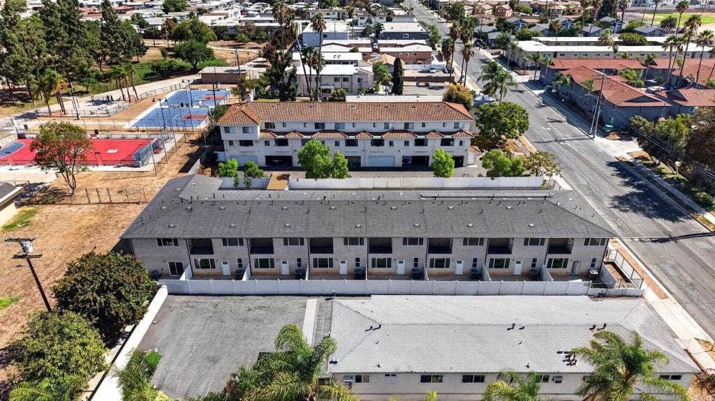 395 N 1St Street, El Cajon, CA 92021 395 N 1St Street, El Cajon, CA 92021