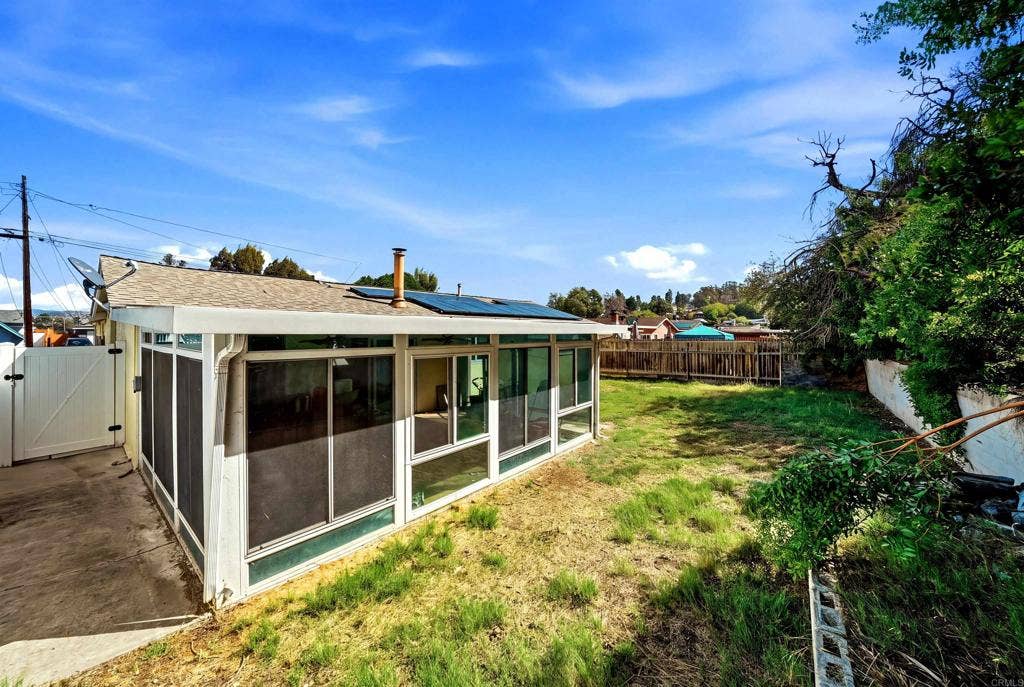528 Carlsbad Street, Spring Valley, CA 91977 528 Carlsbad Street, Spring Valley, CA 91977