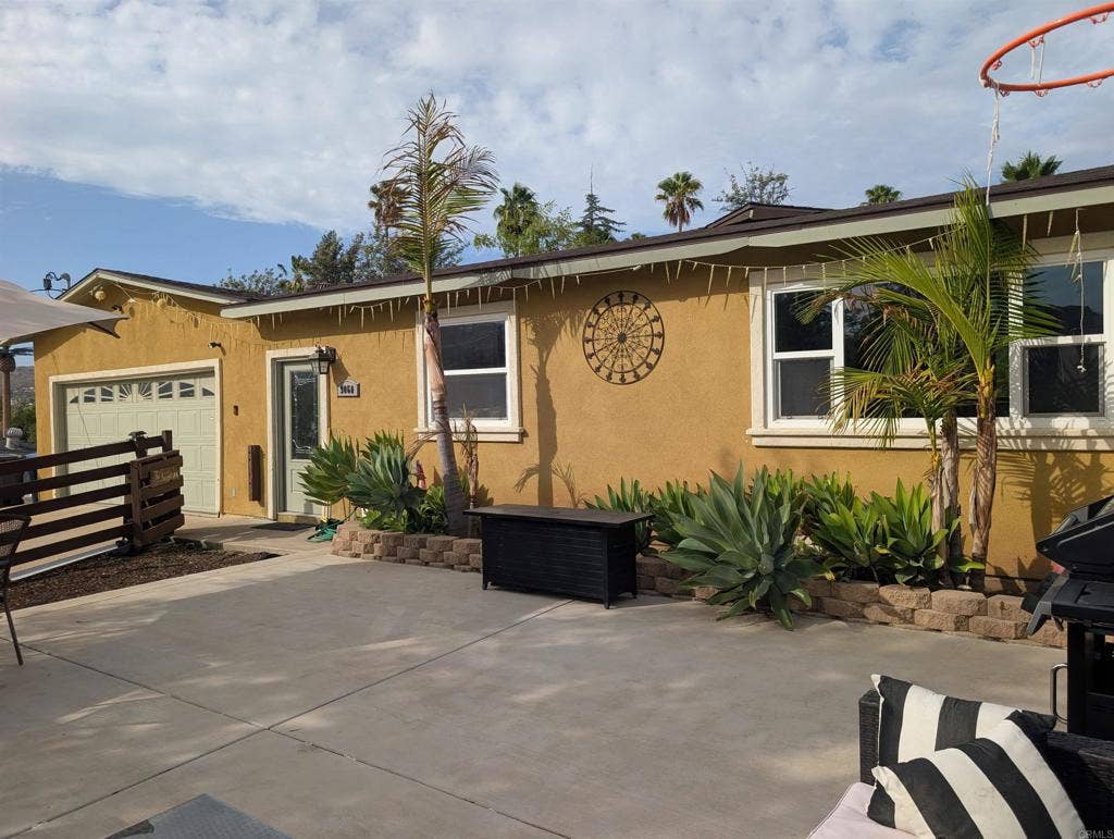 9060 Kay Jay Lane, Lakeside, CA 92040 9060 Kay Jay Lane, Lakeside, CA 92040