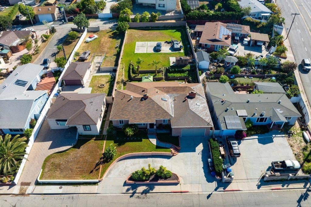 881 First Avenue, Chula Vista, CA 91911 881 First Avenue, Chula Vista, CA 91911