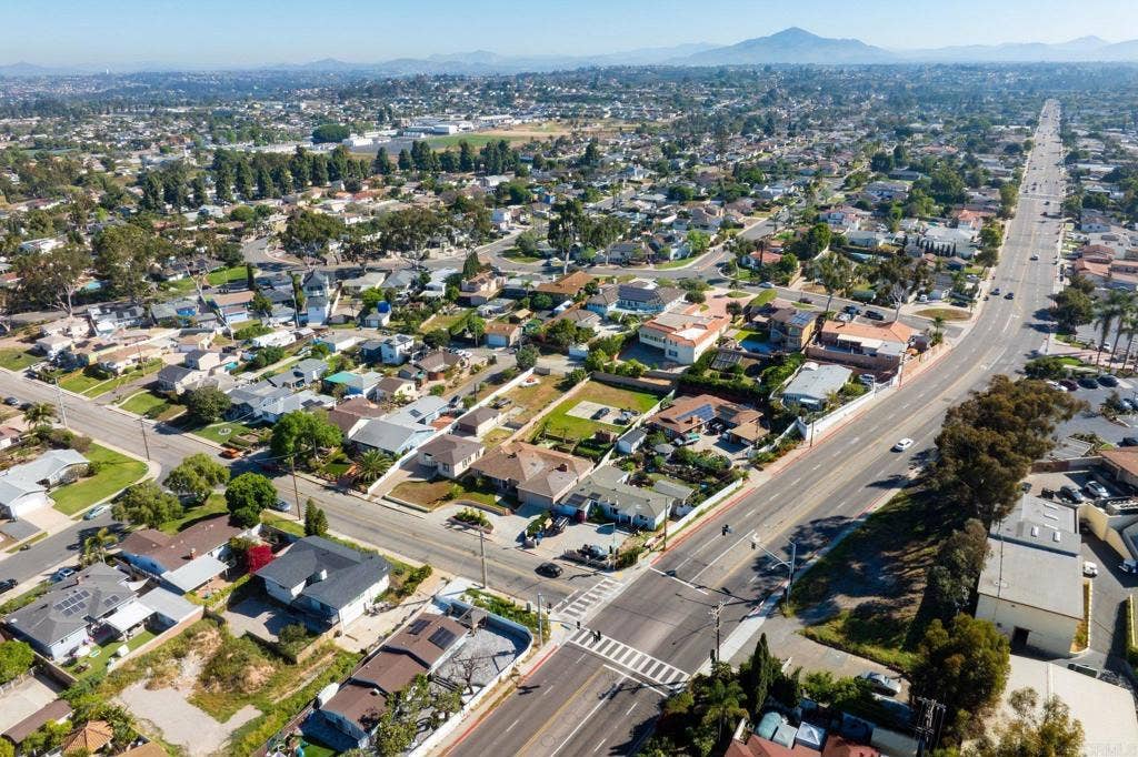 881 First Avenue, Chula Vista, CA 91911 881 First Avenue, Chula Vista, CA 91911