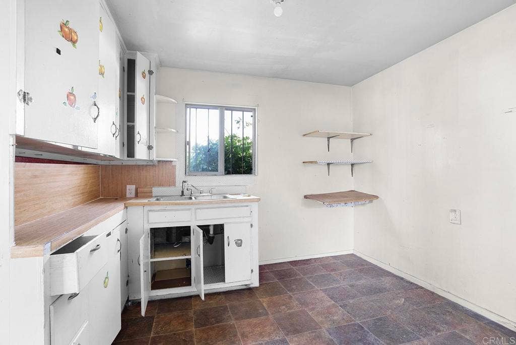 1671 Donax Avenue, San Diego, CA 92154