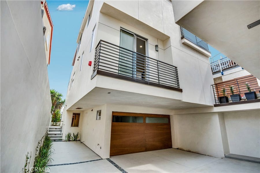 Property photo for 830 Loma Drive, Hermosa Beach, CA