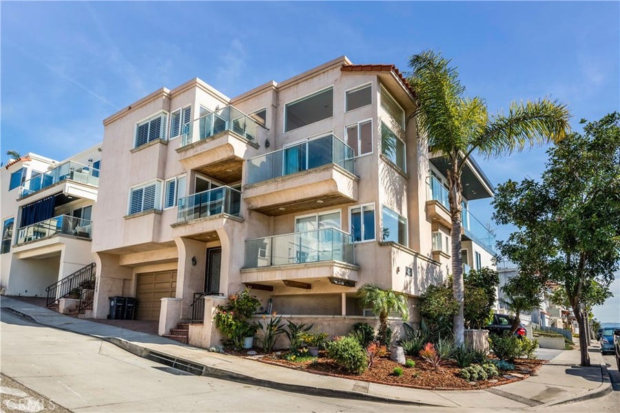 Property photo for 3020 Highland Avenue, Manhattan Beach, CA