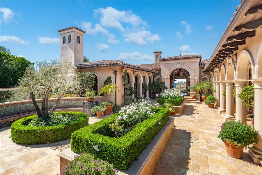 Property photo for 2729 Via Oleadas, Palos Verdes Estates, CA