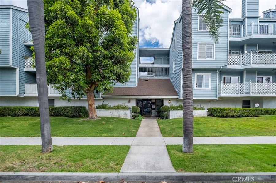 Property photo for 955 E 3rd, #202, Long Beach, CA