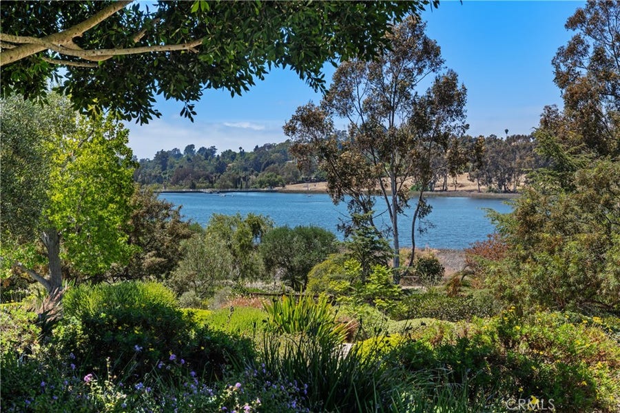 Property photo for 6533 Lago Lindo, Rancho Santa Fe, CA