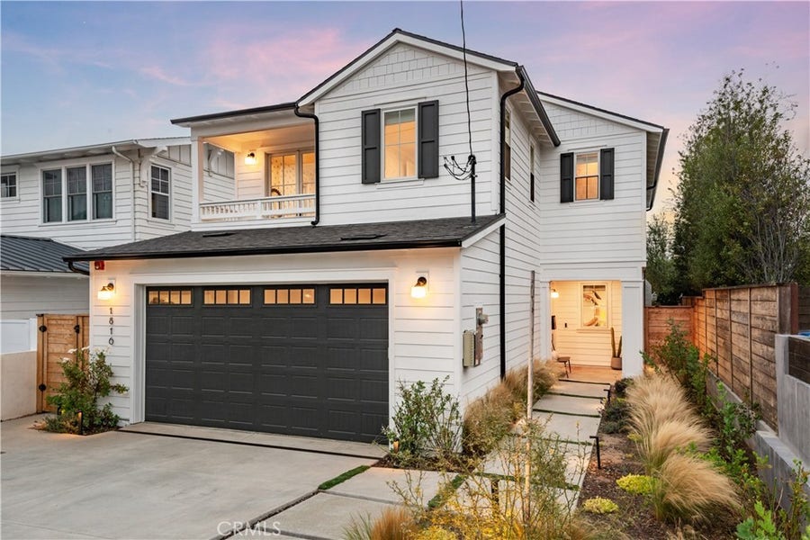 Property photo for 1816 Walnut Avenue, Manhattan Beach, CA