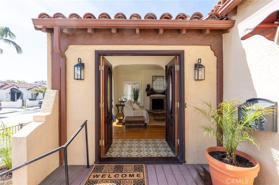 Property photo for 135 Siena Drive, Long Beach, CA