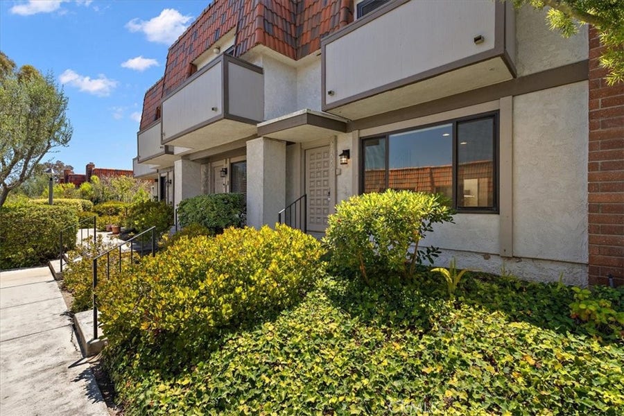 Property photo for 27952 Ridgecove Court N, Rancho Palos Verdes, CA