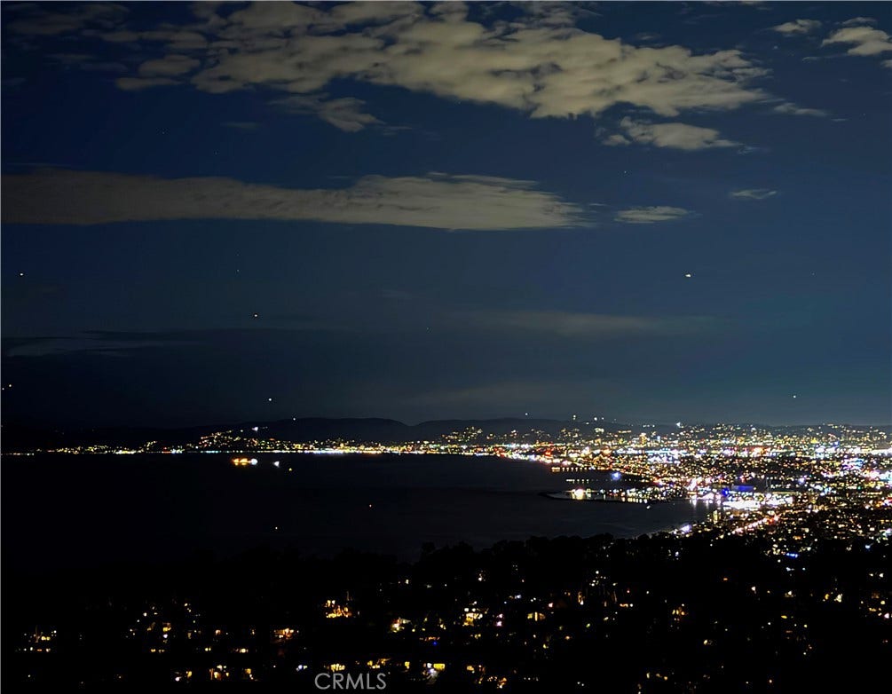 Queen's Necklace View
