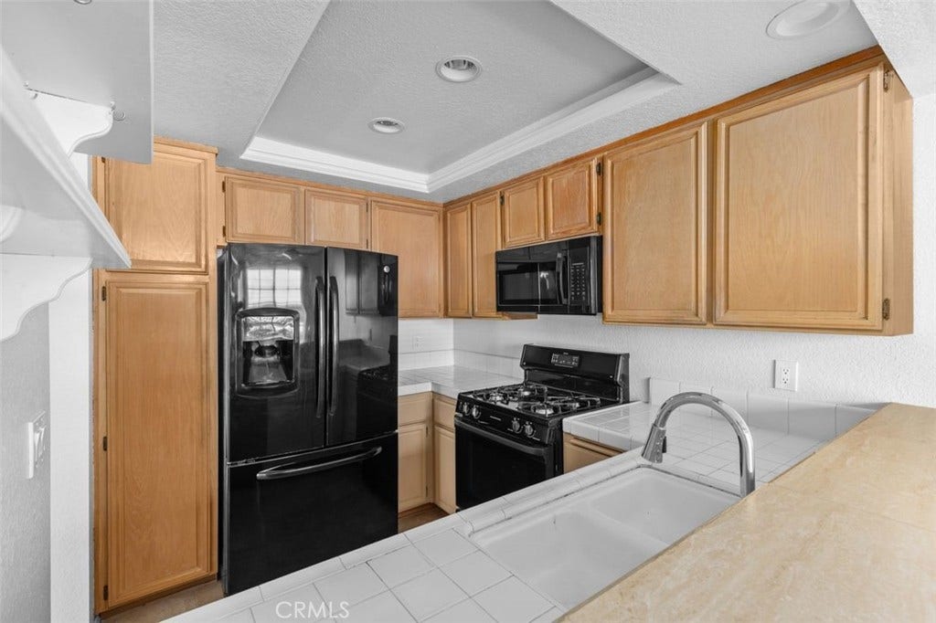 1440 Brett Place, #63, San Pedro, CA 90732 Kitchen
