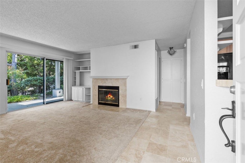 1440 Brett Place, #63, San Pedro, CA 90732 Living Room