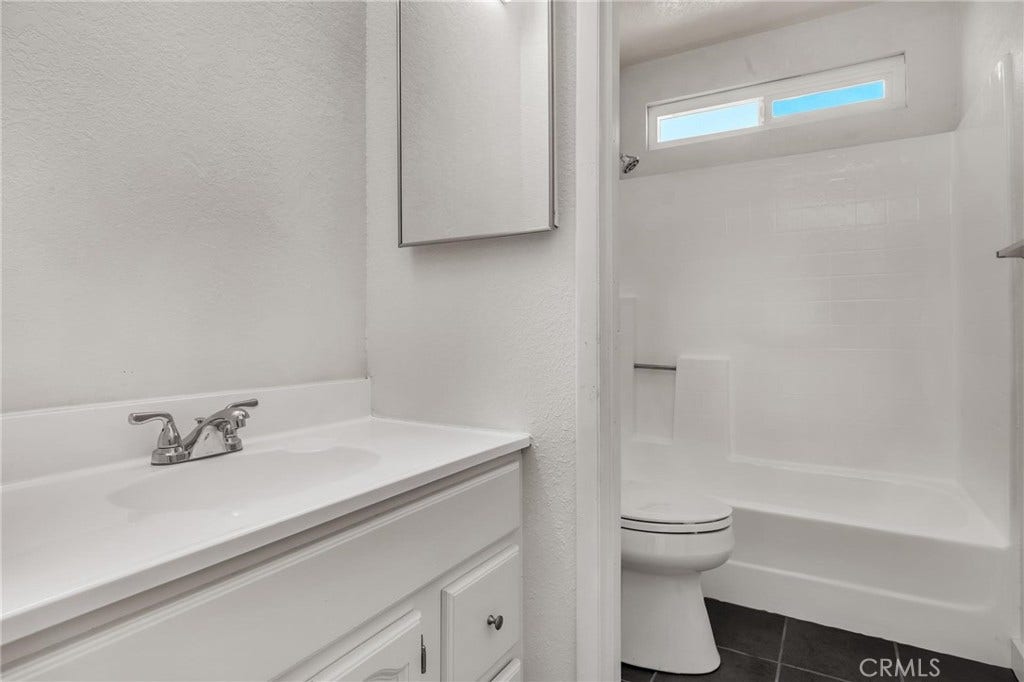 1559 W 223rd, Torrance, CA 90501 Hall bath