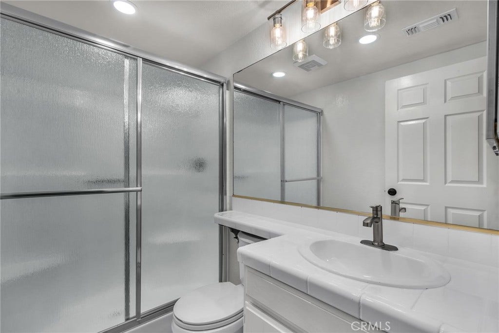 1559 W 223rd, Torrance, CA 90501 Primary bath