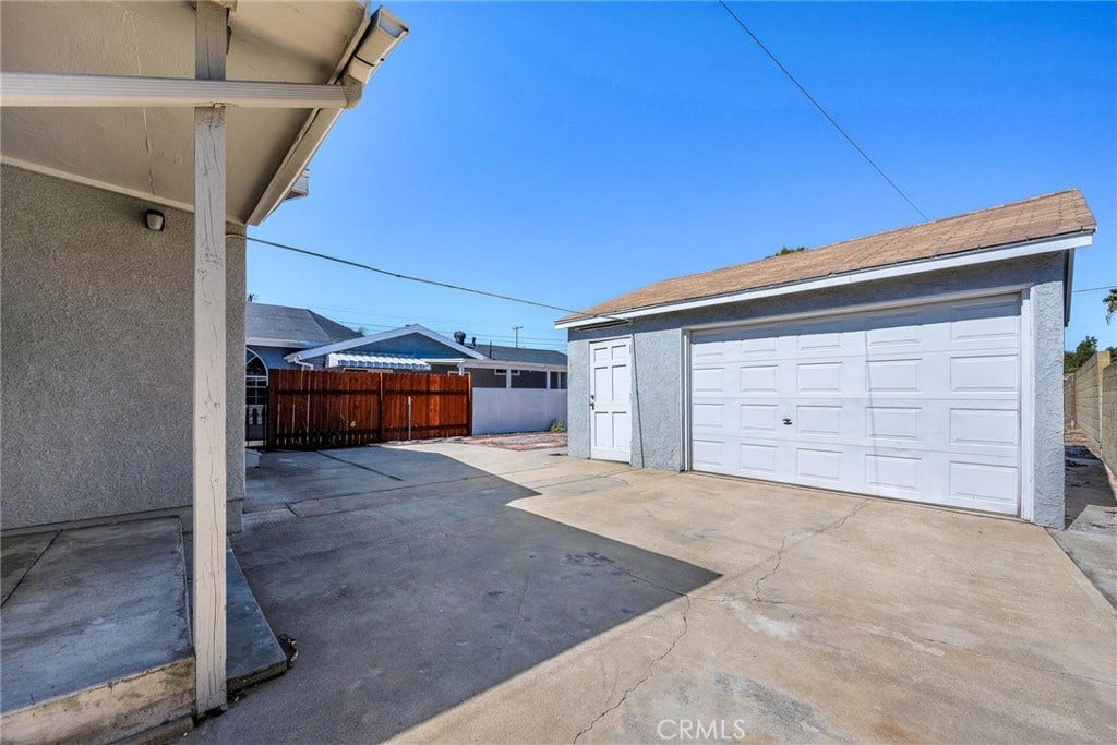 1559 W 223rd, Torrance, CA 90501 Garage and parking