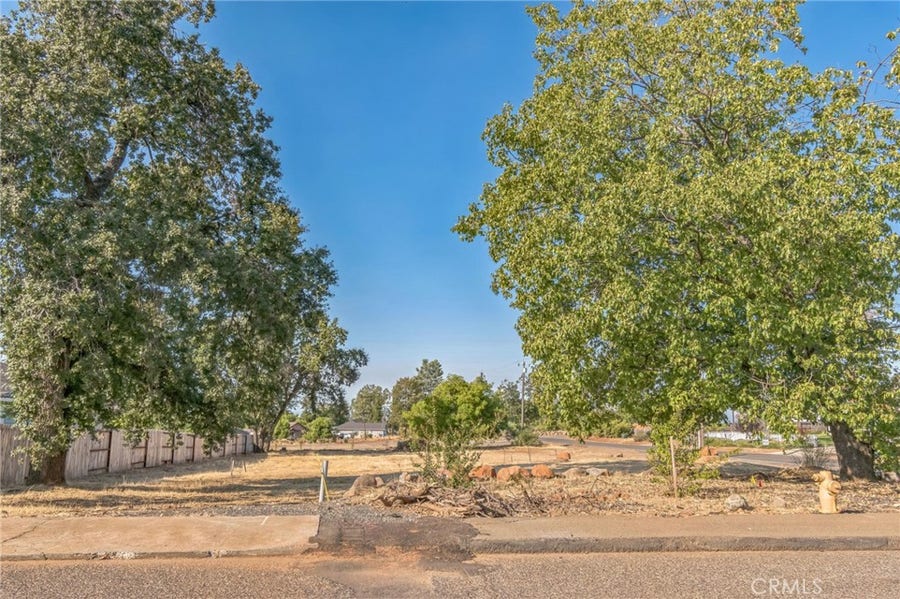 Property photo for 300 Starlight Court, Paradise, CA