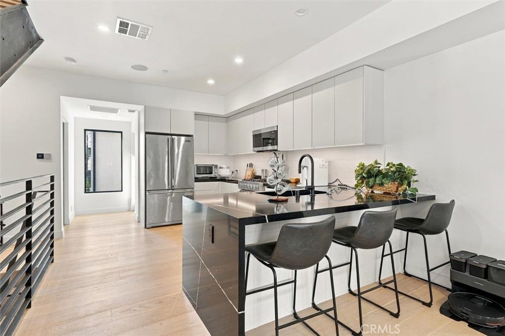 5626 W Murray, Los Angeles, CA 90016