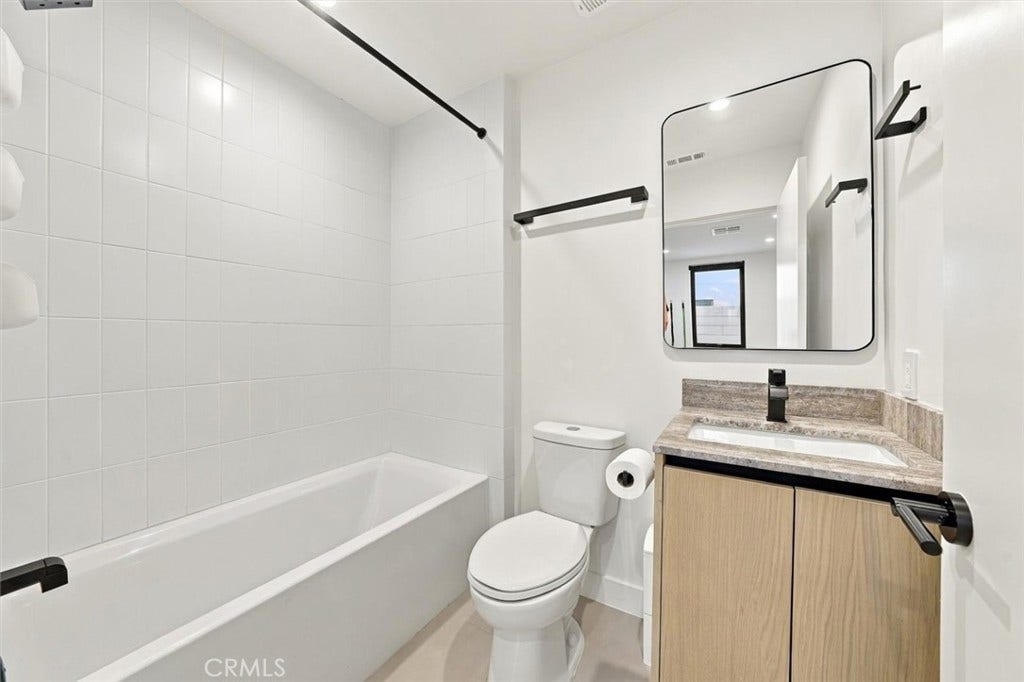 5626 W Murray, Los Angeles, CA 90016