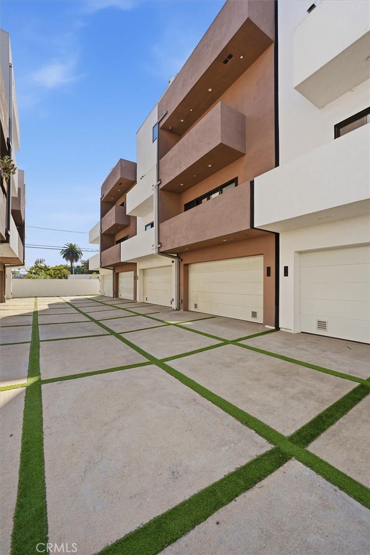5626 W Murray, Los Angeles, CA 90016