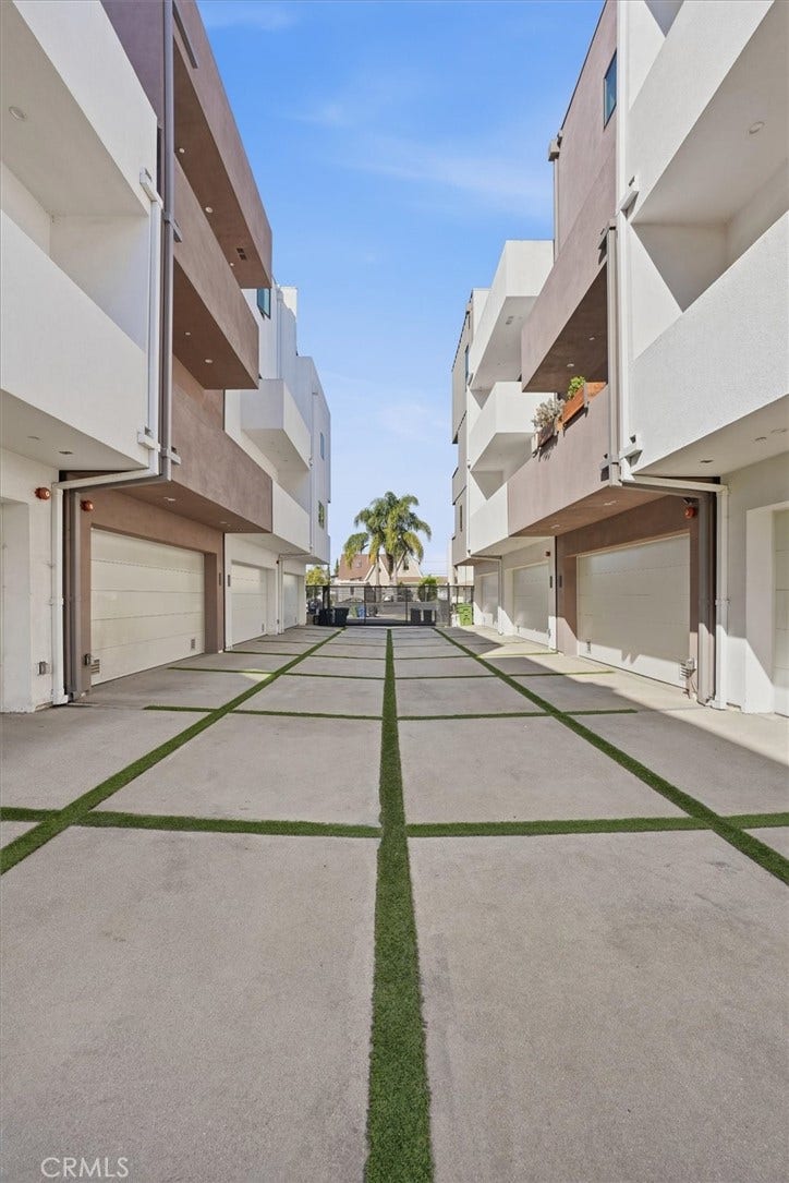 5626 W Murray, Los Angeles, CA 90016