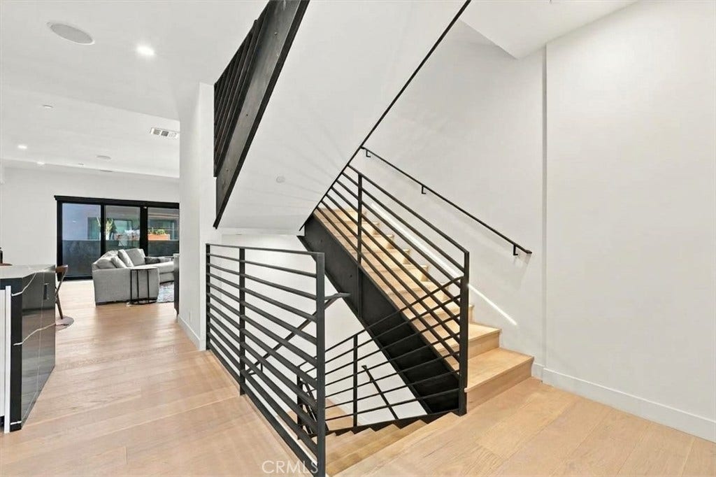 5626 W Murray, Los Angeles, CA 90016