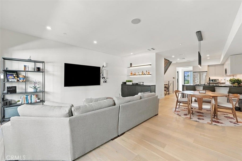 5626 W Murray, Los Angeles, CA 90016