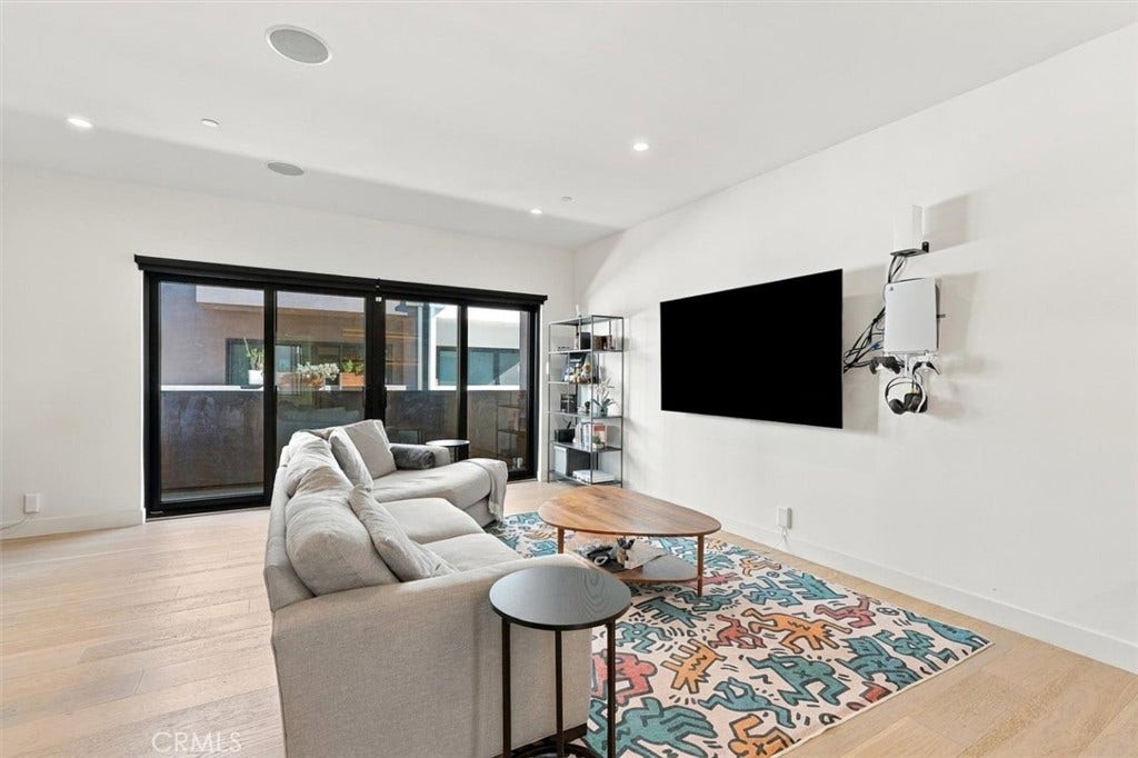 5626 W Murray, Los Angeles, CA 90016