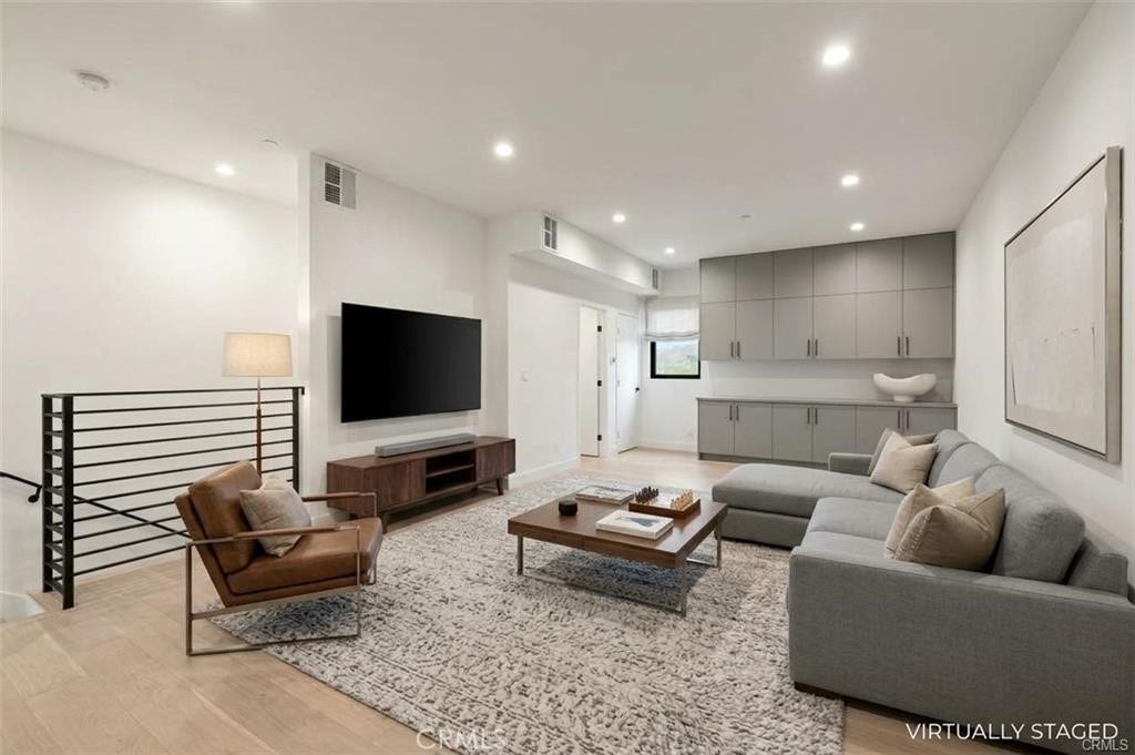 5626 W Murray, Los Angeles, CA 90016