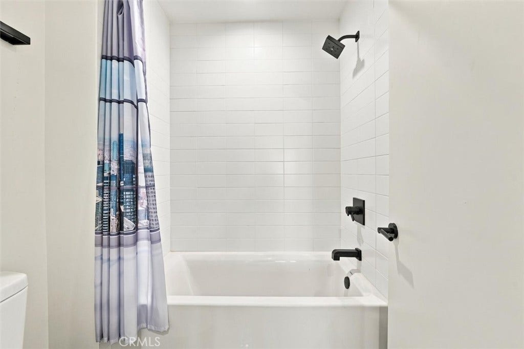 5626 W Murray, Los Angeles, CA 90016