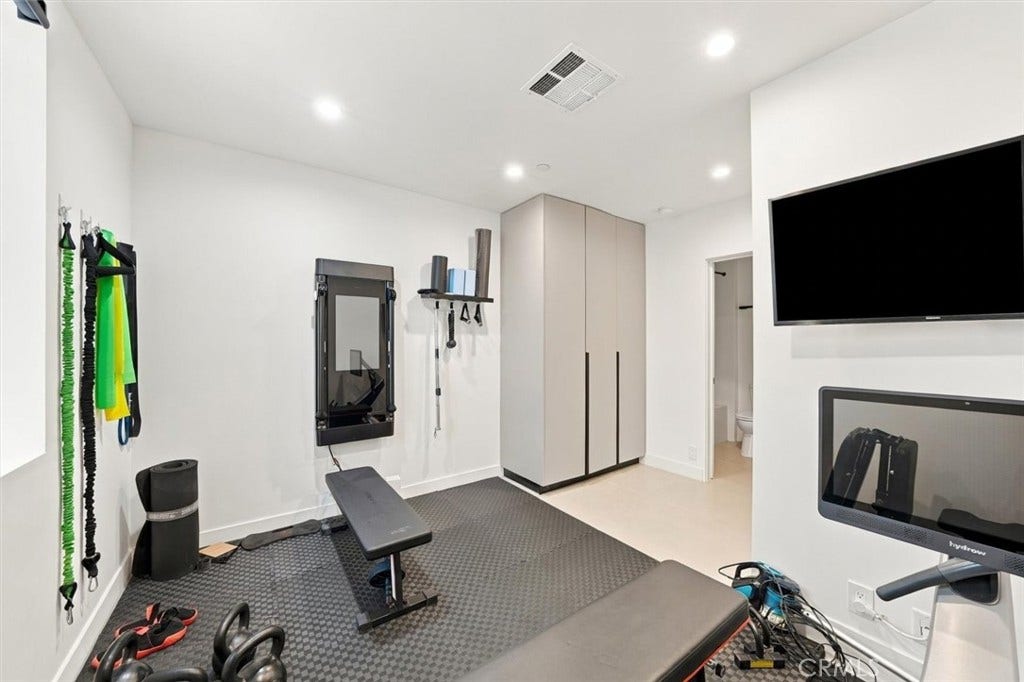 5626 W Murray, Los Angeles, CA 90016