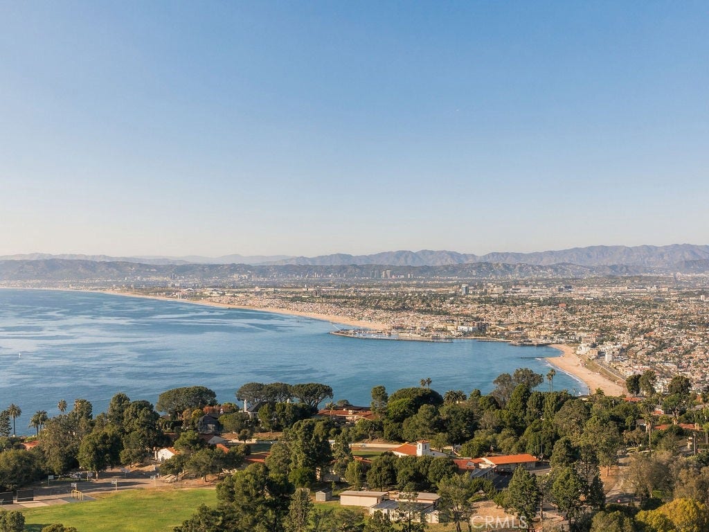 1905 Via Coronel, Palos Verdes Estates, CA 90274 1905 Via Coronel, Palos Verdes Estates, CA 90274
