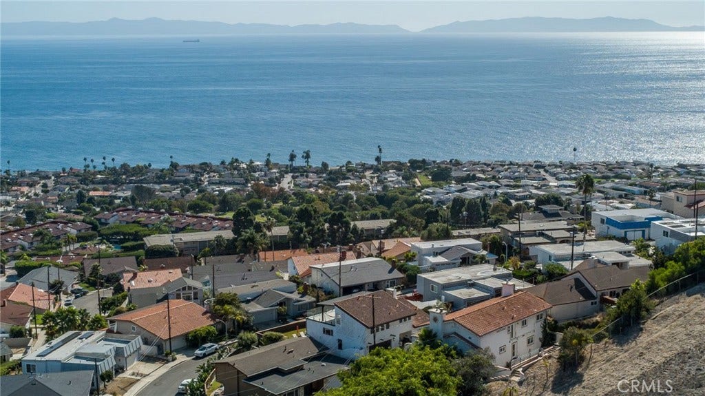 2227 Amirante, San Pedro, CA 90732 2227 Amirante, San Pedro, CA 90732