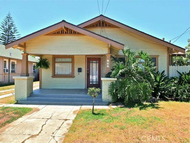 Property photo for 789 Walnut Avenue, Long Beach, CA