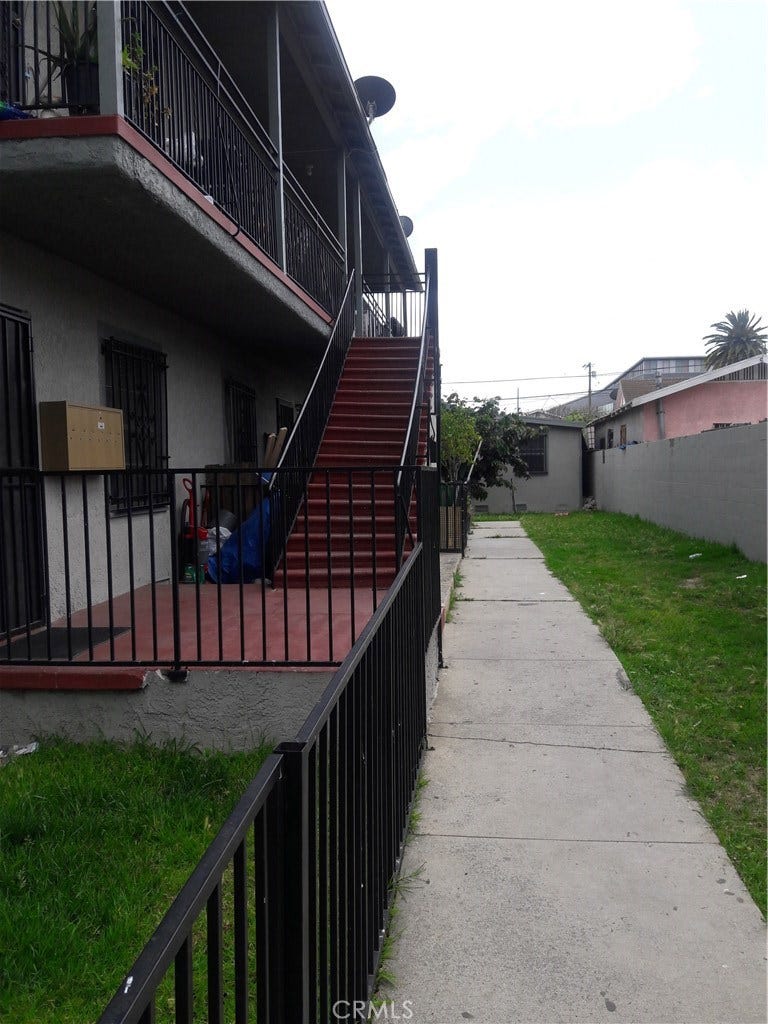 Property photo for 352 E 52nd Street E, Los Angeles, CA