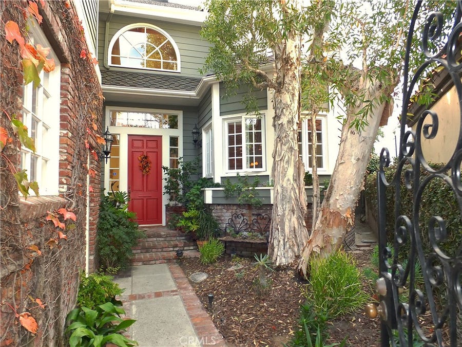 Property photo for 121 Geneva, Long Beach, CA