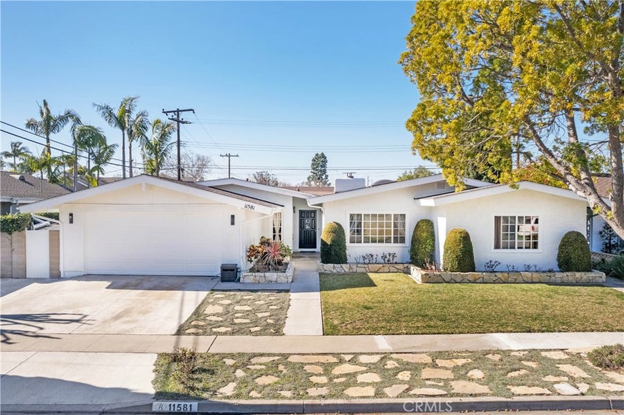 Property photo for 11581 Baskerville Road, Rossmoor, CA