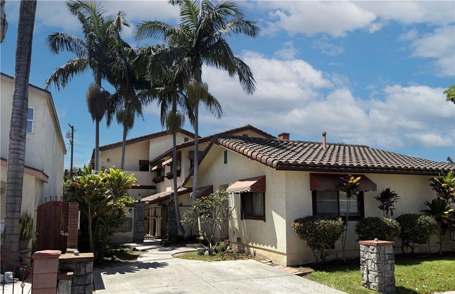 Property photo for 246 E Hullett Street, Long Beach, CA