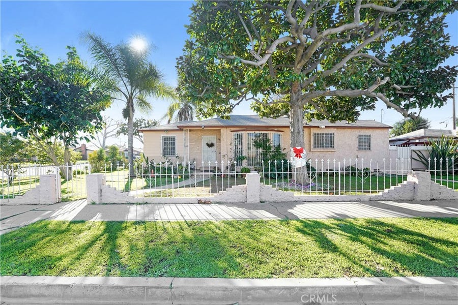 Property photo for 2200 W Hardy, Inglewood, CA